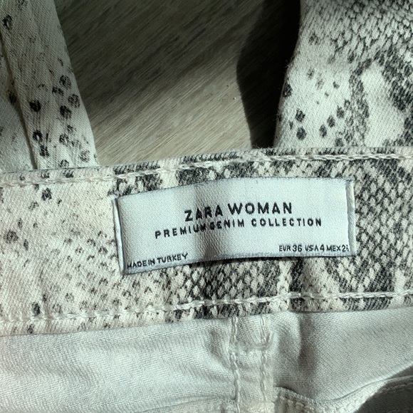 ZARA High Waist Snake Print Skinny Jeans Size 4 - Picture 5 of 5